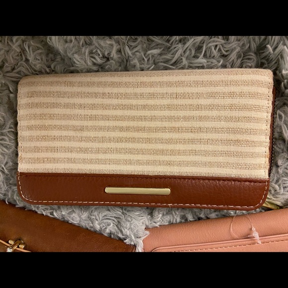 NWT-Wallets - Picture 2 of 6